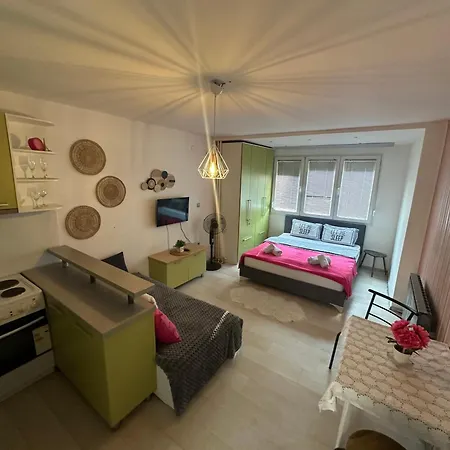 Lilly Apartment